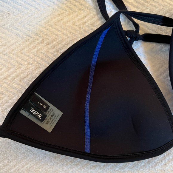 Triangl swim wear bikini top - Picture 2 of 2